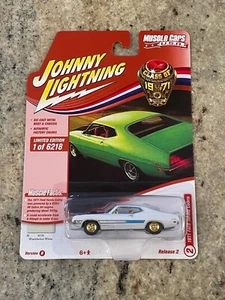 2021 Johnny Lightning Muscle Cars - 1971 Ford Torino Cobra - White Chase - Picture 1 of 4