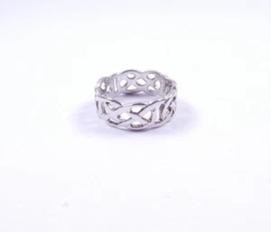 White gold celtic band 9 carat Size P 1/2 - Picture 1 of 7