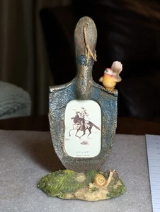 Vintage Resin 2.5 x 3.5 Picture Frame Garden Spade Birdie And Snail - Picture 1 of 11