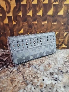 AUTHENTIC COACH GREY SIGNATURE STUDDED ZIP AROUND WALLET   VGC - Picture 1 of 6