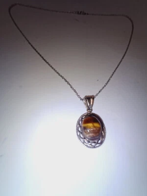 Ciondolo occhio di tigre, con catenina. - Immagine 1 di 2