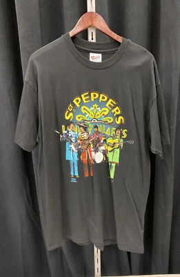 Vintage 1992 Sgt. Peppers Lonely Hearts Beatles 25th Anniversary Band Tee Sz. XL - Image 1 of 4