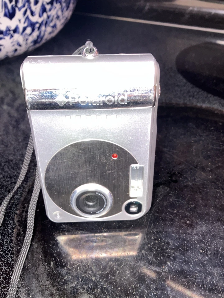 Polaroid A500 5.0 MP Digital Camera - Silver - Image 1 of 4