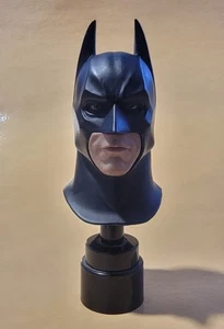 HOT TOYS BATMAN COMIENZA CAPUCHA CON CUELLO Y BOQUILLA 12" 1/6 MMS155 NUEVO *EE. UU.* - Imagen 1 de 6