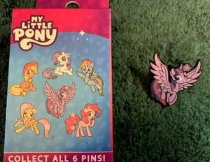 My Little Pony FIM G4 W Flowers Exclusive Characters Pin TWILIGHT SPARKLE + Box - Bild 1 von 2