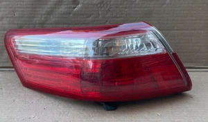 2007-2009 TOYOTA CAMRY Taillight Assembly Left Driver Side OEM - Picture 1 of 8