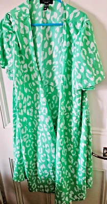 NEW LOOK CURVES GORGEOUS S/SLEEVE OPEN FRONT WRAP TOP SIZE UK 20 - Image 1 of 4