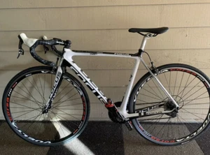 Focus Izalco Pro Road Carbon Fiber Bike. Beautiful  Bike!!! Made In Taiwan - Picture 1 of 12
