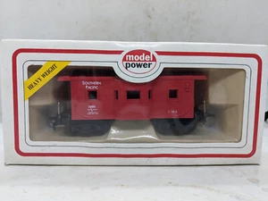 MODEL POWER HO SCALE 8247 36' BAY WINDOW CABOOSE vintage - Picture 1 of 4