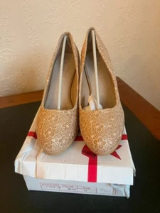 always size 41 beige lace 4” high heeled court shoes - Picture 1 of 6