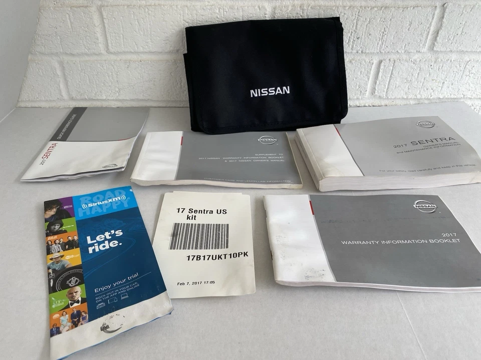 Conjunto manual do proprietário Nissan Sentra 2017 com livreto de garantia e estojo fabricante de equipamento original - Imagem 1 de 4
