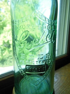 VINTAGE GOEBEL SHIELD EMBOSSED GREEN / AQUA QUART BEER BOTTLE DETROIT, MICHIGAN - Picture 1 of 8