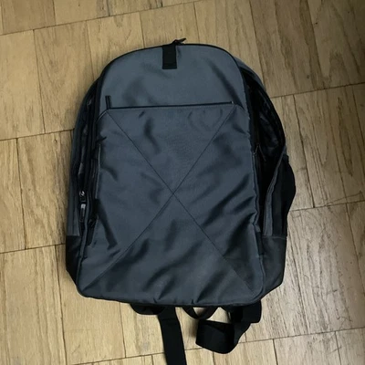 Mochila para portátil Targus gris Foto 1 de 4