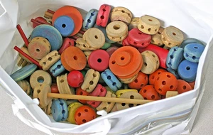 Vintage Wooden Makit Tinker Toy Set Parts Building Set - Picture 1 of 7