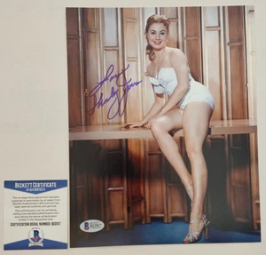 Shirley Jones Signed 8x10 Photo w/ Beckett CoA, Oklahoma!, Music Man, Partridge - Picture 1 of 2