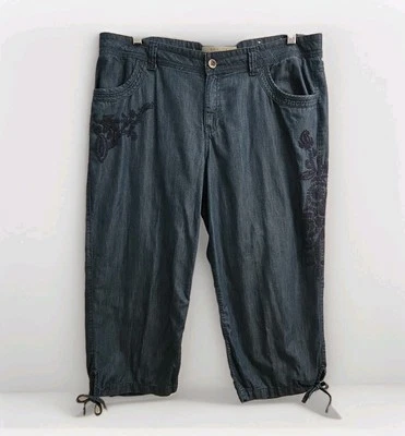 Sonoma Womens Sz 14 Capri Crop Embroidered Pants Blue Chambray Denim Pockets VGC - Image 1 of 4