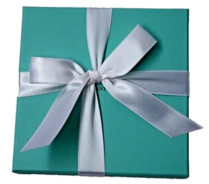 Tiffany & Co. Medium Square Jewelry Gift Box - Picture 1 of 2