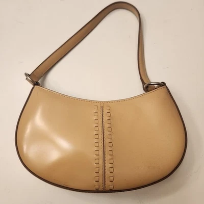 Cartera baguette Guess de cuero vintage marrón boho Y2K charol tostado Foto 1 de 4