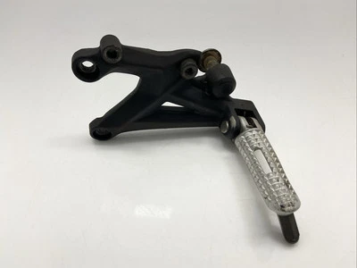 ♻️ Reposapiés delantero izquierdo Triumph Street Triple R 675 Abs 2013 - 2017 ♻️ Foto 1 de 4