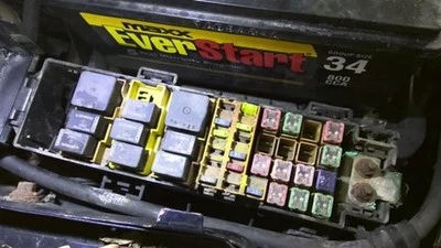 Fuse Box Engine Fits 00-04 GRAND CHEROKEE 353278 Foto 1 de 4