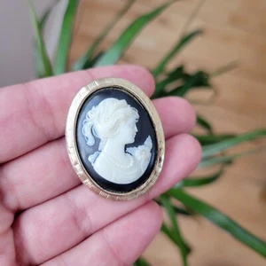 Vintage Cameo Pin - Picture 1 of 5