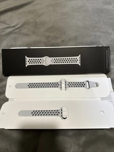 BRACELET SPORT APPLE WATCH PUR PLATINE/NOIR DISCONTINUÉ NIKE 38 mm, 40 mm, 41 mm - Photo 1/3
