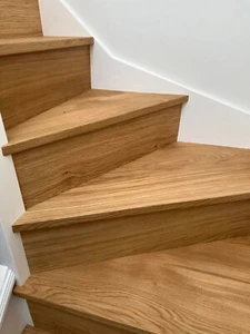 3 Wickeltreppen Eichenverkleidung plus 9 gerade Stufen inkl. Setzstufen - Bild 1 von 5
