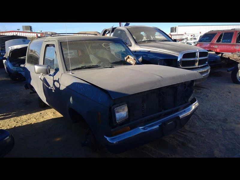 Used Front Axle Assembly Front 4WD fits: 1987 Ford Bronco ii 3.73 ratio Front Gr - Image 1 of 4