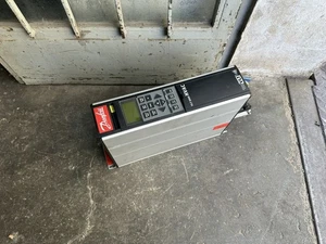 Danfoss 175Z7007 variable frequency drive - Picture 1 of 2