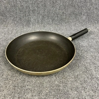 Mirro Aluminum Non-Stick 12" Skillet Pan 30 CM Made In The USA - Image 1 of 4