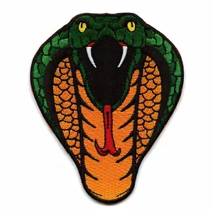 Grün Kobra Schlangenkopf Tier bestickt Aufbügeln Aufnäher - Bild 1 von 2