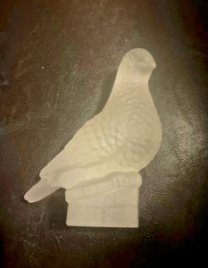 Goebel Art Glass Crystal Frosted Satin Pigeon Figurine 4.5" Western Germany - Picture 1 of 5