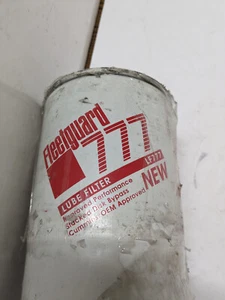 New Genuine Cummins Fleetguard LF777 Lube Oil Filter - Picture 1 of 3