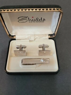 复古套装银色盾牌袖扣和领带夹 — 第 1/4 张图片