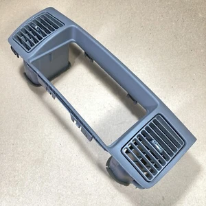 Cuadro de instrumentos acabado centro inferior Toyota Corolla ZZE122 ZZE123 55406-12360 - Imagen 1 de 9