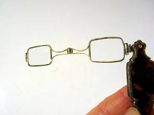 Anciennes lunettes pliantes lorgons XIX° argent, écaille - Foto 1 di 9