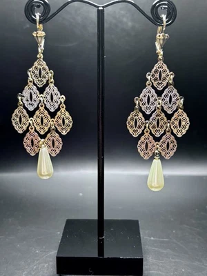 Pendientes colgantes rellenos de oro amarillo blanco rosa con perlas estilo retro de la más alta calidad Foto 1 de 4