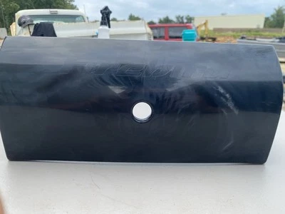 1998 庞蒂亚克 Firebird 后尾灯填充板 — 第 1/4 张图片