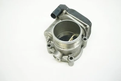 Volkswagen Golf R 2012 2013 carrocería del acelerador del motor 06F133062Q Foto 1 de 2