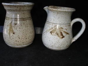 Steinzeug Schottland Keramik Schottisches SAHNEKÄNNCHEN, ZUCKERDOSE? - Bild 1 von 9