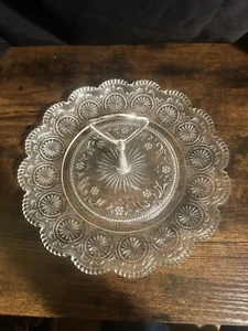 "Plato de servir vintage de vidrio cortado de 10"" con mango" - Imagen 1 de 5