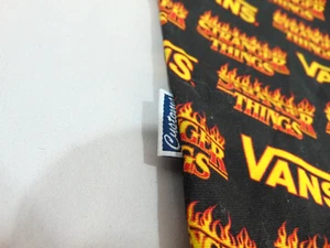 Bolsa de zapatos protectora contra polvo ceñida Vans x Stranger Things, 16" X 12" - Imagen 1 de 4