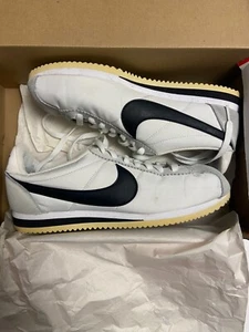 SCARPE SHOES NIKE CLASSIC CORTEZ NYLON USED US 8 UK 7 EUR 41 CM 26 BIANCHE NERE - Picture 1 of 5