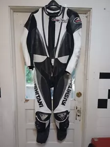 Kushitani Leathers One Piece Road Track Racing Suit, Japanese Large, US 38, rash - Foto 1 di 22