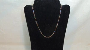 17" GOLDFARBENE MIT BLAU, ROT, GRÜN, LILA, GELBER HALSKETTE - Bild 1 von 6