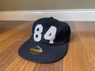 Gorra Negra Snapback - Gorra Número Bordada “84” Streetwear Estilo Original Foto 1 de 2