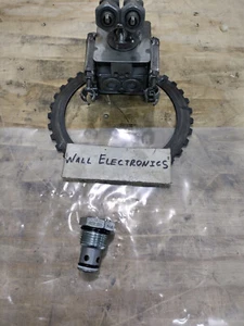 Eaton CV3-10-P-0-3 Vickers Catridge Valve =Mounted, Never Used = - Picture 1 of 6