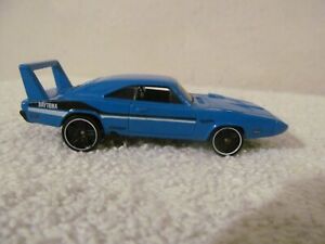 1970 DODGE DAYTONA PETTY BLUE 1:64 DIE CAST CAR 2012 MATTEL