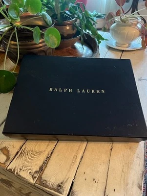 Polo Ralph Lauren Caja de Regalo Azul Marino con Pegatina RL y Papel de Regalo RL 14 X 10 X 2 Foto 1 de 4