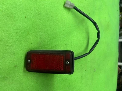 81 82 83 84 LUZ MARCADORA TRASERA NISSAN MAXIMA OEM LADO DERECHO PASAJERO DERECHO Foto 1 de 4